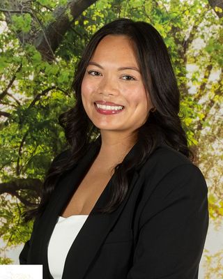Photo of Jalome Shine Carlos, Clinical Social Work/Therapist, MSW, LSW