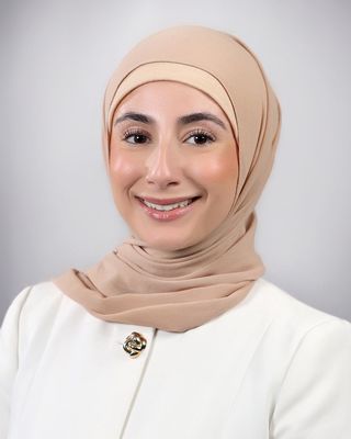 Photo of Zeinab Kadouh, Clinical Social Work/Therapist, LLMSW