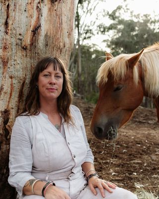 Photo of Hollie Wildëthorn, Counsellor, PACFA