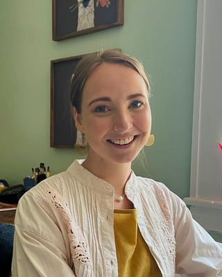 Photo of Zoë Reddig, Lic Clinical Mental Health Counselor Associate in Old Fort, NC