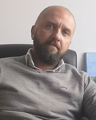 Photo of Alexander Leon Nite, Psychotherapist, MSc, GMBPsS