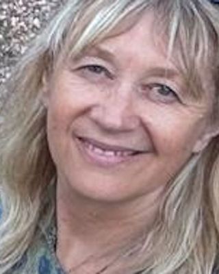 Photo of Susan Tomlinson, Psychotherapist, MUKCP