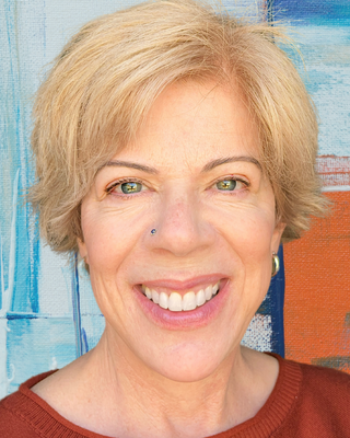 Photo of Elizabeth MacDowell, Pre-Licensed Professional, LMSW, CSW-I