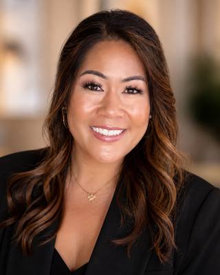 Photo of Melissa Nefalar, Marriage & Family Therapist, LMFT, PMH-C