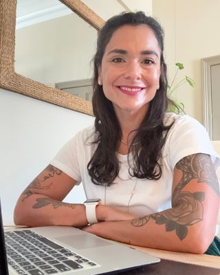 Photo of Priscila Menezes - Connect to Heal, Social Worker, AMHSW