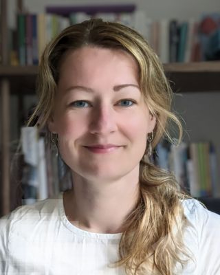 Photo of Karolina Lutkiewicz, Registered Psychotherapist in Toronto, ON