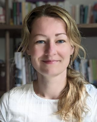 Photo of Karolina Lutkiewicz, Registered Psychotherapist in Ancaster, ON