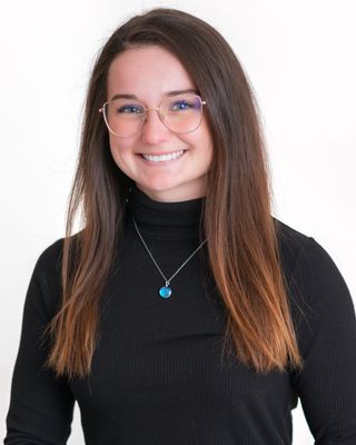 Photo of Maddy Renton, Counsellor, MACP, LCT-C