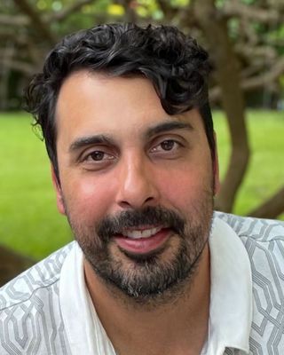 Photo of Navid Messian, Marriage & Family Therapist, MA, LMFT