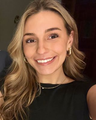 Photo of Alexa Silver, Creative Arts Therapist, LCAT, ATR-BC