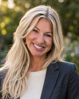 Photo of Madison Cox, Psychiatric Nurse Practitioner, PMHNP