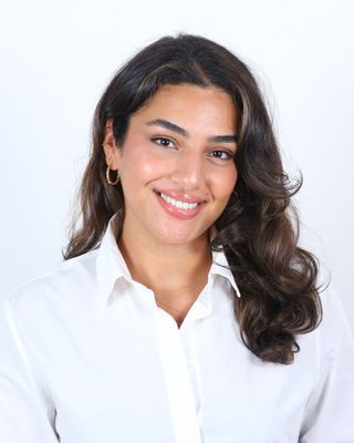 Photo of Zaynab Obaidi, Psychologist, MSc, FMBPsS