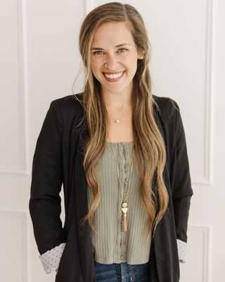 Photo of Chantelle Barnhart, Registered Provisional Psychologist, MC