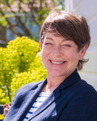 Photo of Catherine Lindsay-Davies, Psychotherapist, MBACP