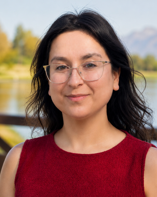 Photo of Ali Bianchi, Pre-Licensed Professional, AMFT