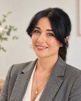 Photo of Victoria De-Petro, Psychotherapist, MSc, MBABCP
