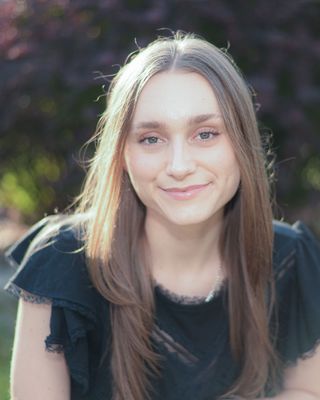 Photo of Bella Feret, Pre-Licensed Professional, MA