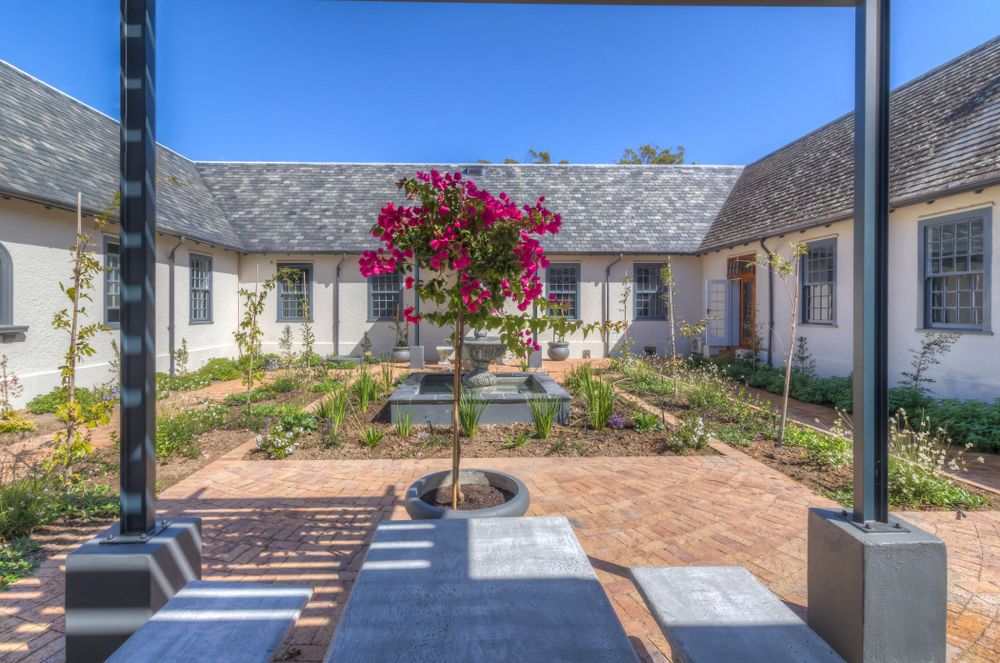 Baker Square, Paardevlei, Somerset West