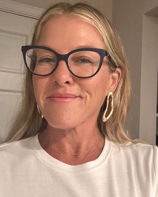 Photo of Laura Scheindlin, Licensed Professional Counselor, LPC, LMT