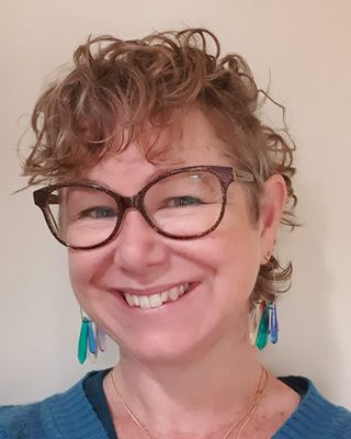 Photo of Rebecca Harris, Psychotherapist, ACA-L2