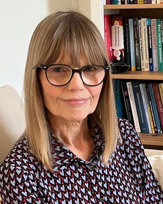 Photo of Kim Hosier, Psychotherapist, MSc, MUKCP