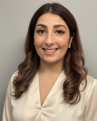 Photo of Sharissa Woon Sam, Registered Psychotherapist (Qualifying)