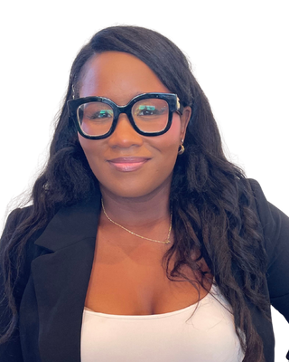 Photo of Beverly Vindiola, Marriage & Family Therapist Associate, AMFT, APCC