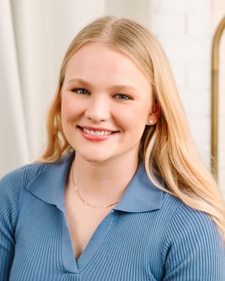 Photo of Madison Robinson, Pre-Licensed Professional, MA, RMHCI