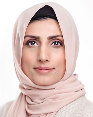 Photo of Zoya Mirza, Pre-Licensed Professional in Lake Forest, IL