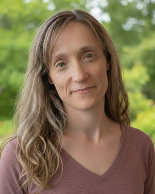 Photo of Sarallyn Gumke, Clinical Social Work/Therapist, MSW, LGSW