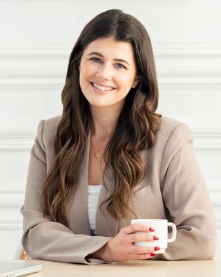 Photo of Chelsie Ostrega, Registered Psychotherapist