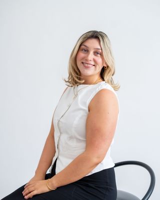 Photo of Emma Laughlan, Registered Psychotherapist (Qualifying), MACP(c), BA