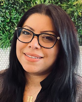 Photo of Eileen Flores, Marriage & Family Therapist Associate in Highland Park, CA