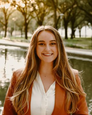 Photo of Amanda Lee, Pre-Licensed Professional, MA, RMHCI