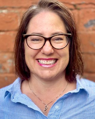 Photo of Elizabeth Hollingsworth, Psychologist, MA, FMBPsS