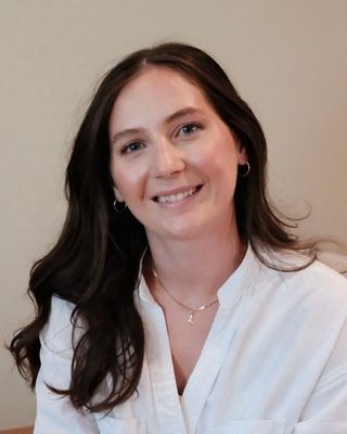 Photo of Lauren Shaw, Registered Psychotherapist, BA, MACP