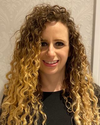 Photo of Cognitive Behavioural Therapist Antonia Caplan, Psychotherapist, MBABCP