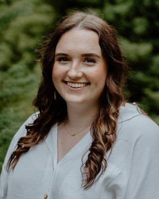 Photo of Kelsey Bennett, Counsellor, MA, ACA-L3