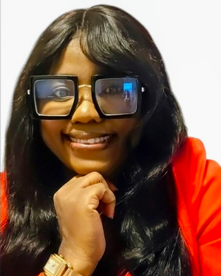 Photo of Roseline Oshiyoye, Counsellor, MACP, BSc PSY, RCC