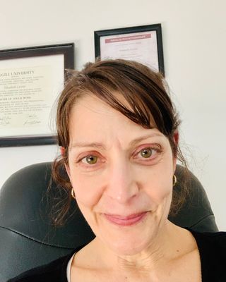 Photo of Elisabeth Carone, Registered Psychotherapist in Ottawa, ON