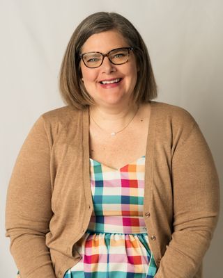 Photo of Angela Hick, Clinical Social Work/Therapist, MSW, RCSW