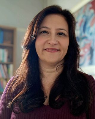Photo of Ilknur Girgin, Psychotherapist, MA, MUKCP