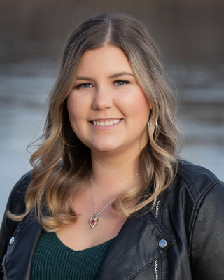 Photo of Hailey M Shewchuk, Counsellor, BA, MACP, CCC