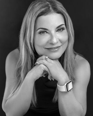 Photo of Sherian Lee, Marriage & Family Therapist, Brain, Spotter, Best, Self, Coach