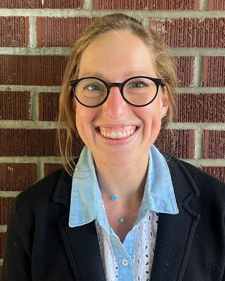 Photo of Ro J Henigson-Kann, Clinical Social Work Associate, CSWA, MSW, JD