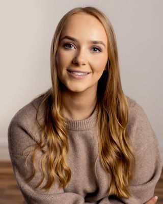 Photo of Lauren Quigley - Talk Yourself Well, Psychotherapist, MSc, Pre-Accredited Member IACP