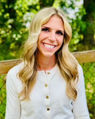 Photo of Kerri Chamberlain, Clinical Social Work/Therapist, LLMSW