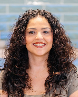 Photo of Arlen Grajeda, Marriage & Family Therapist, LMFT