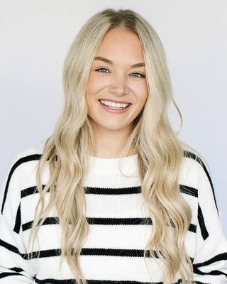 Photo of Amanda Hearne - Amanda Hearne | California + Texas EMDR Therapy, Marriage & Family Therapist, LMFT, LPCC