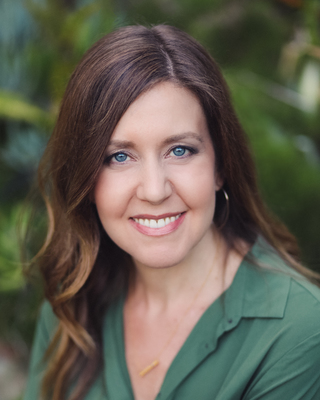 Photo of Nicole Kahn, Marriage & Family Therapist, MA, EDM